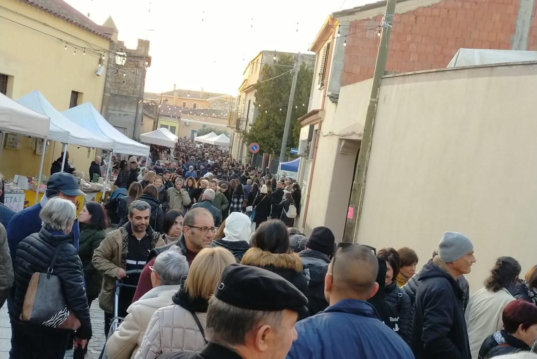 Folla a Siurgus Donigala per Saboris Antigus (Foto Sirigu)