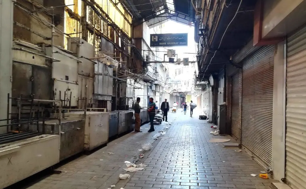 Il gran bazaar di Teheran chiuso
