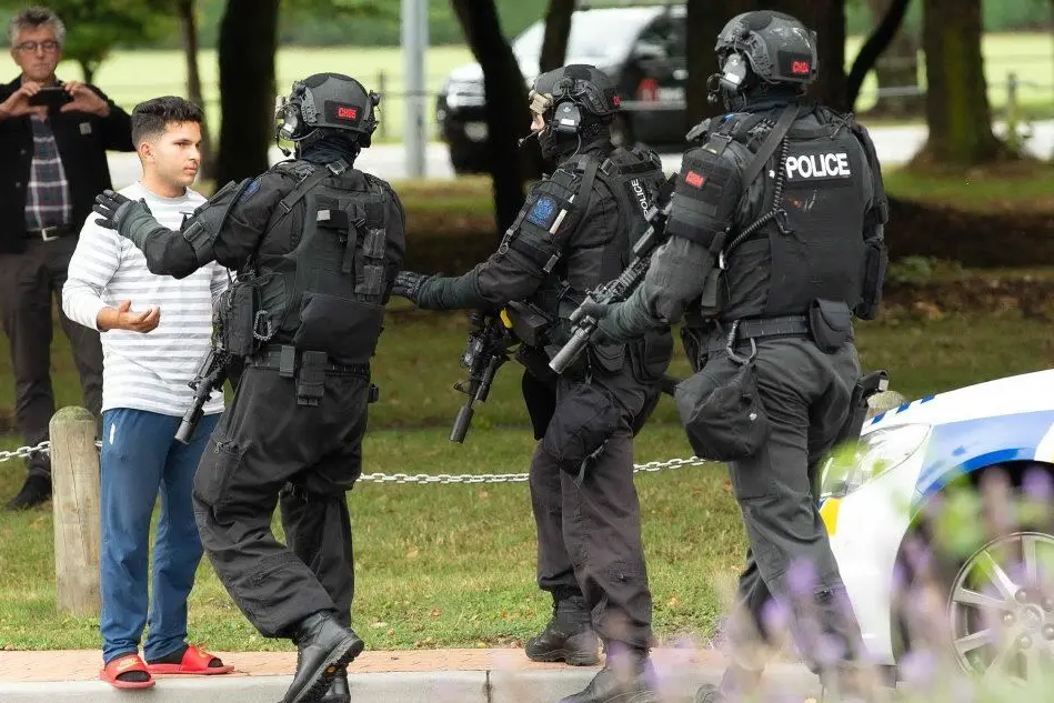 La polizia in azione a Christchurch, Nuova Zelanda (Ansa)