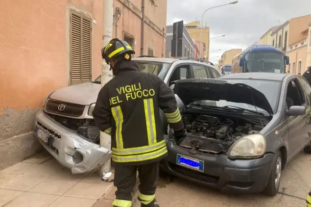 Le due auto danneggiate (foto Pala)