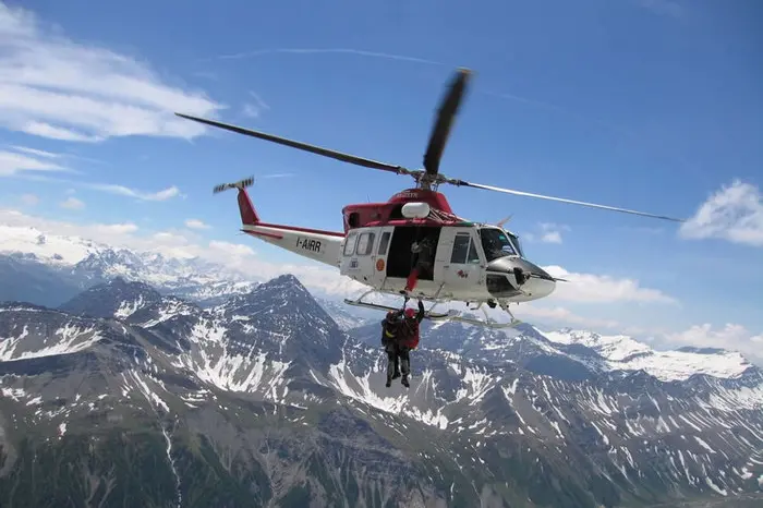 Un intervento di soccorso (Ansa)