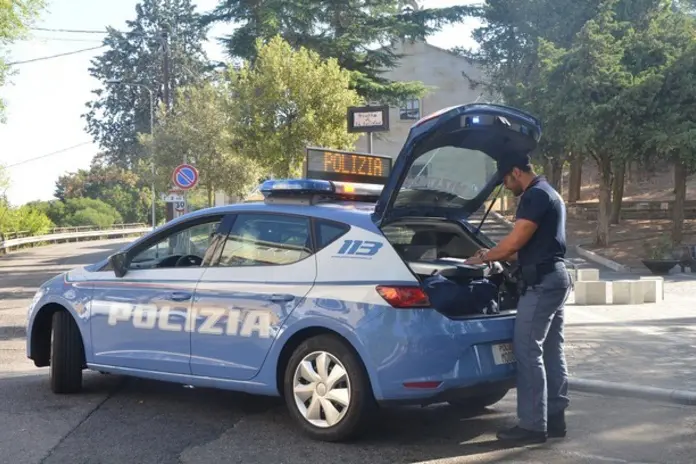 Una volante della polizia