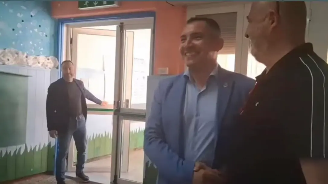 https://immagini.unionesarda.it/version/c:Y2E5ZjUxOWItYTYwYi00:NGJlOTQ1YjAtMTFkNi00/image.webp?f=16:9