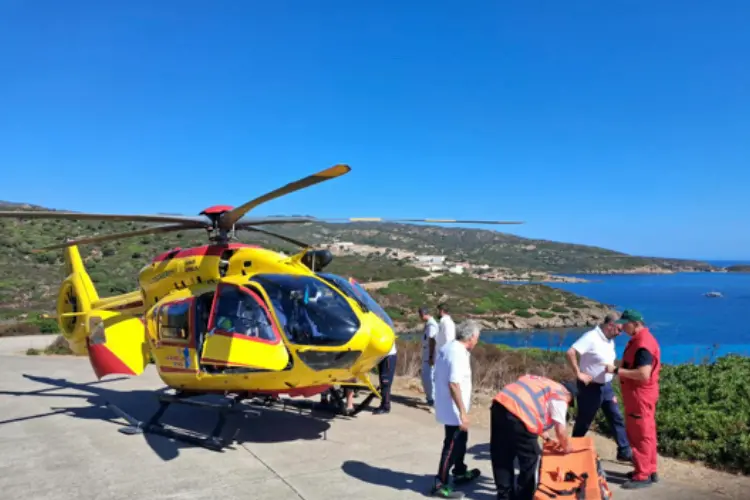 L'intervento del CIsom e dell'Elisoccorso 118 all'Asinara (foto concessa)