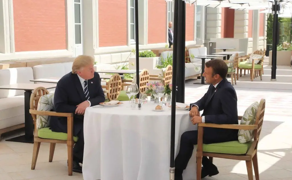 Trump e Macron a pranzo (Ansa)