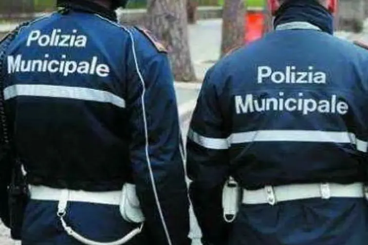 Due agenti della Municipale (immagine simbolo)