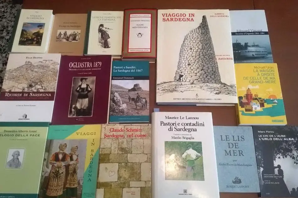 Libri di studiosi sardi sulla Sardegna (foto fornita dagli organizzatori)