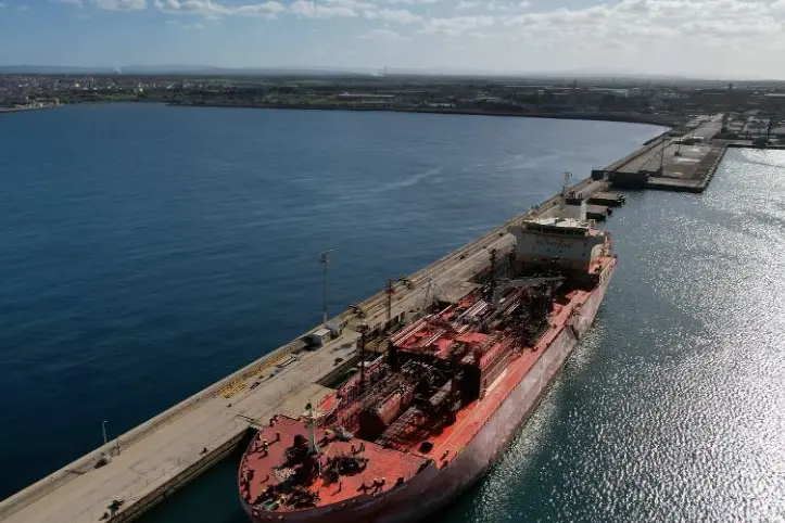 Porto industriale - Porto Torres (foto concessa)