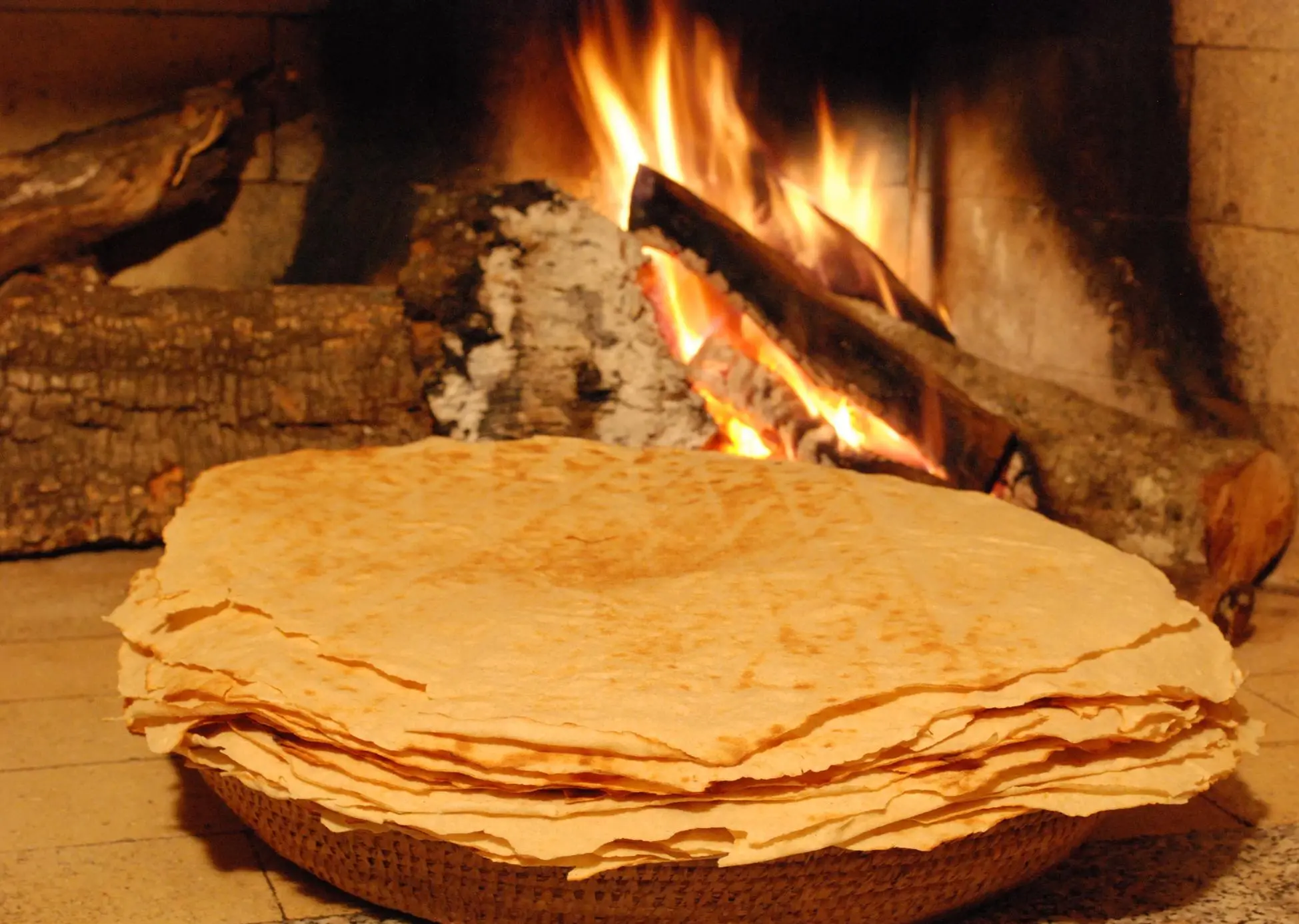 Il pane carasau prodotto a Ovodda (archivio L'Unione Sarda/rt)