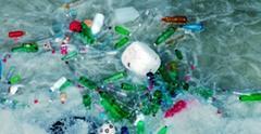 Rifiuti di plastica in mare (archivio US)