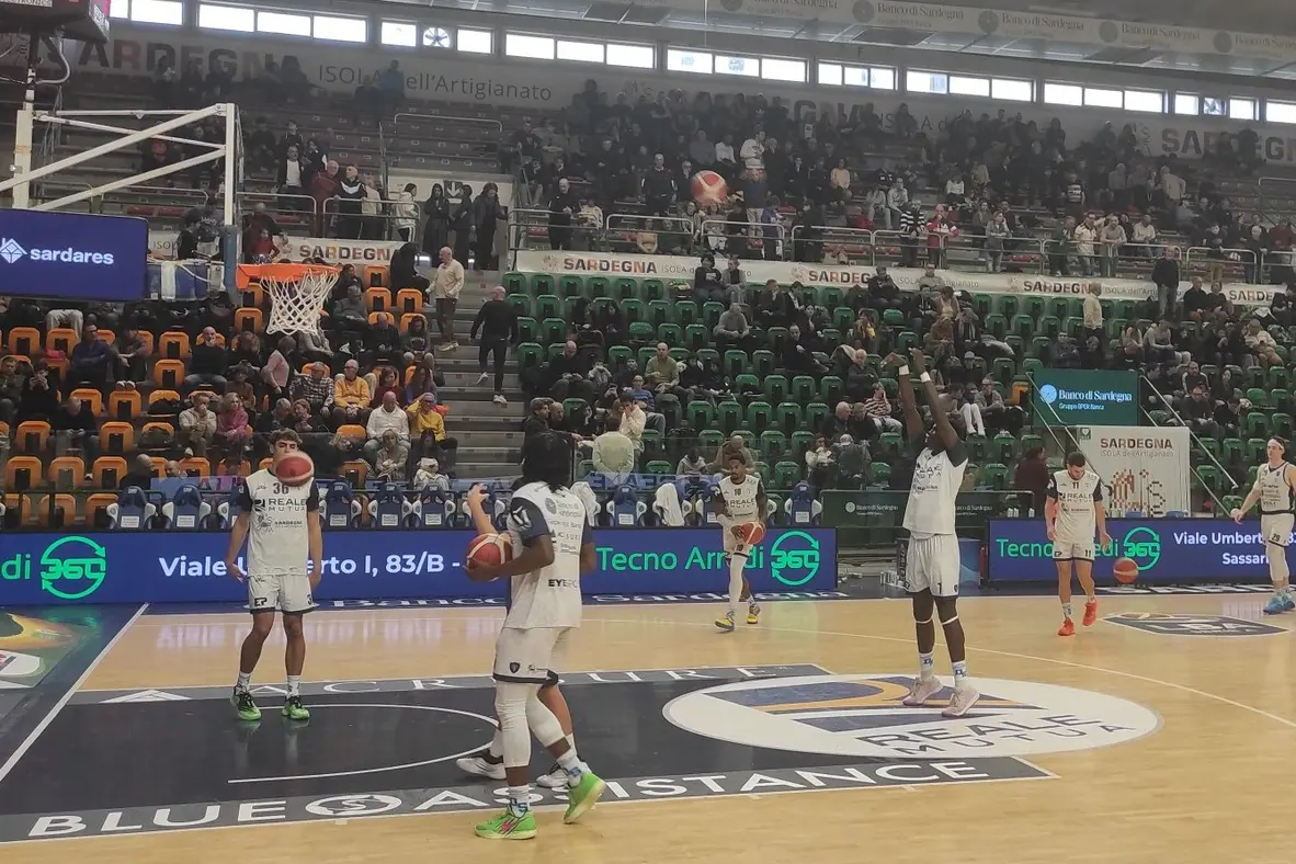 Partita facile per la Dinamo (foto G. Marras)