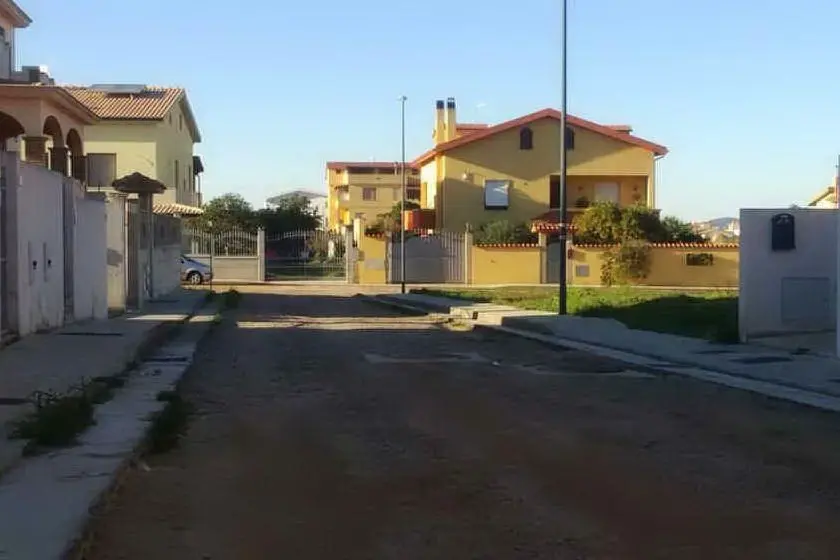 Strada da asfaltare in un nuovo piano di lottizzazione (foto L'Unione Sarda - Sirigu)