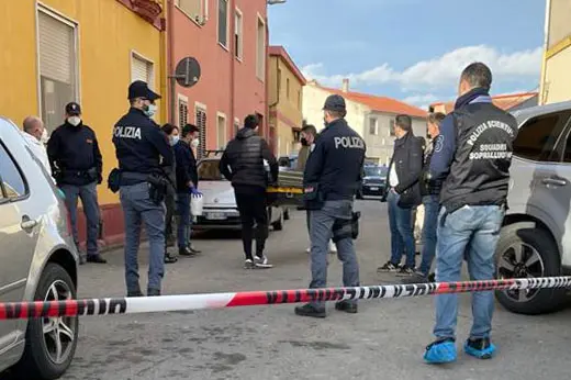 Gli inquirenti (foto L'Unione Sarda - Ungari)