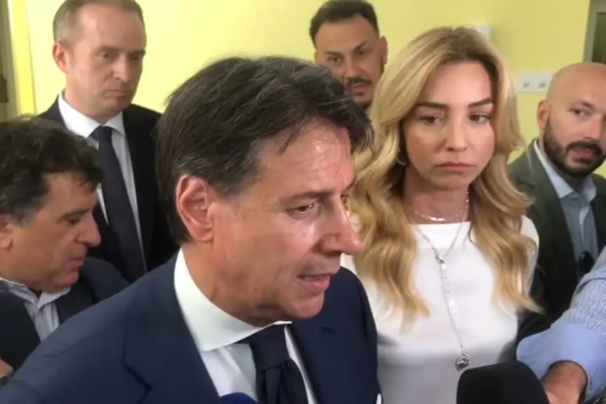 Energia, Conte: dal governo fallimento su fallimento