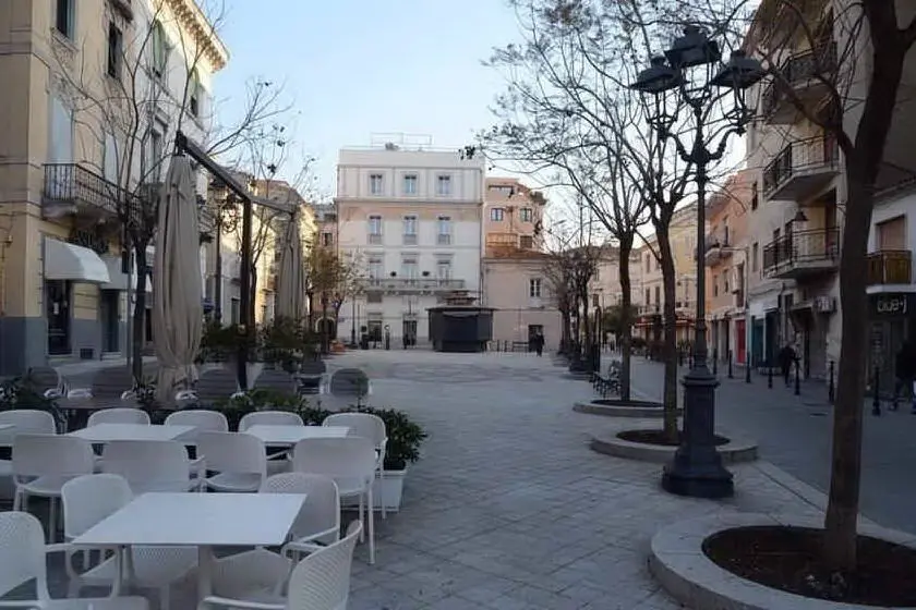 Una strada del centro di Olbia (archivio L'Unione Sarda)