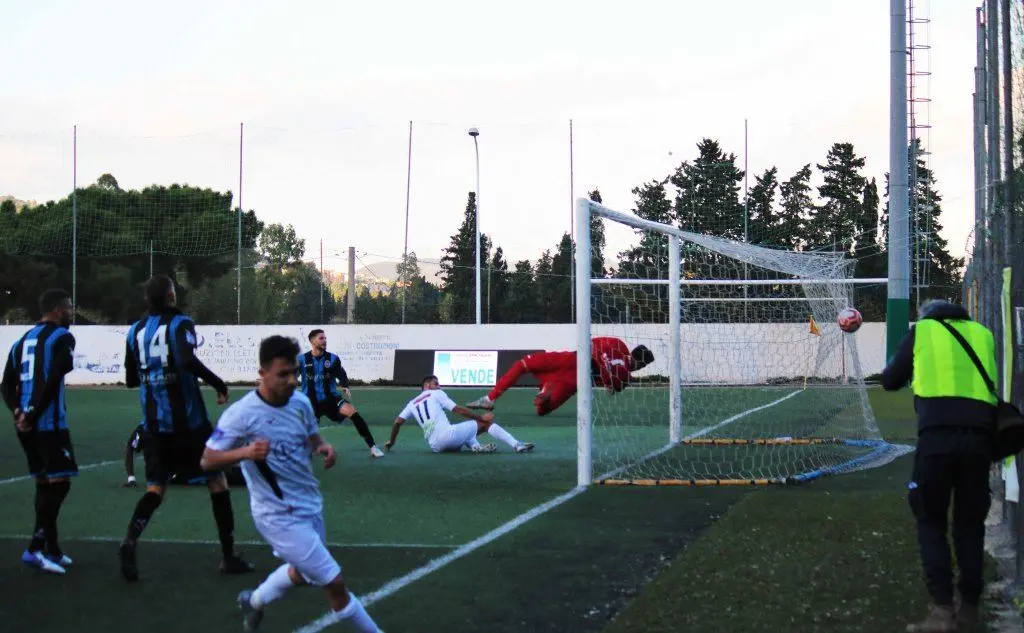 Il gol della vittoria di Virdis (L'Unione Sarda - Andrea Serreli)