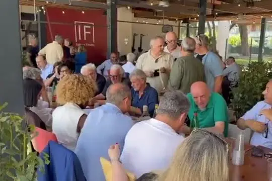 Il primo "pranzo sociale" per Alemanno da cittadino libero