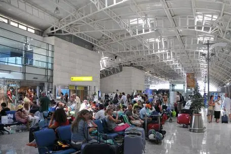 L'aeroporto di Cagliari-Elmas (Ansa)