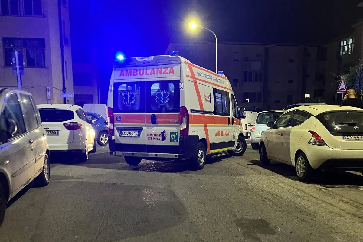 L'ambulanza del 118 in via Podgora