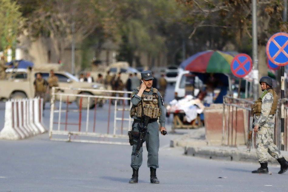 Ministero sotto attacco: almeno 7 morti e 8 feriti