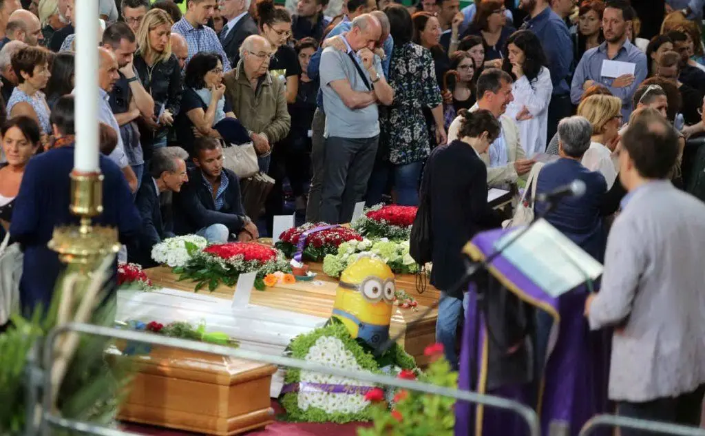 I funerali delle vittime