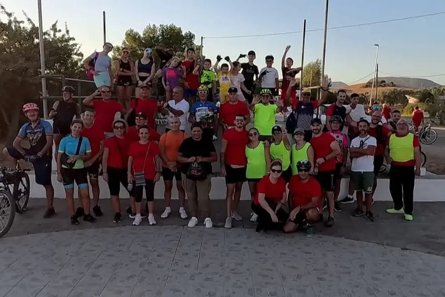 Alcuni partecipanti della Pedalata per Peppe. (Foto Scano)