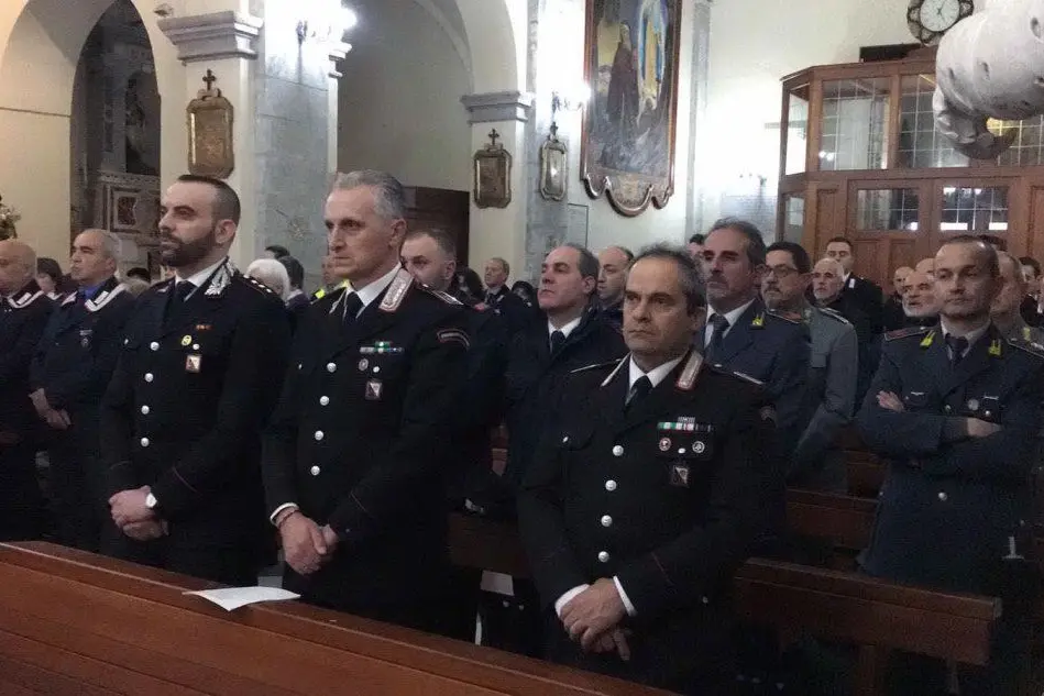 Il precetto pasquale della compagnia dei carabinieri di Isili lo scorso anno a Laconi (L'Unione Sarda - Pintori)