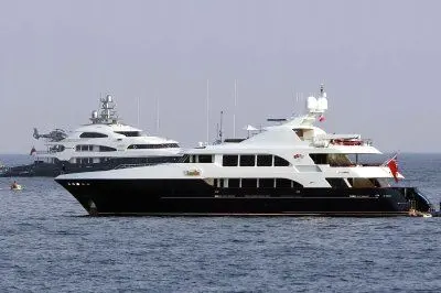 Un mega yacht