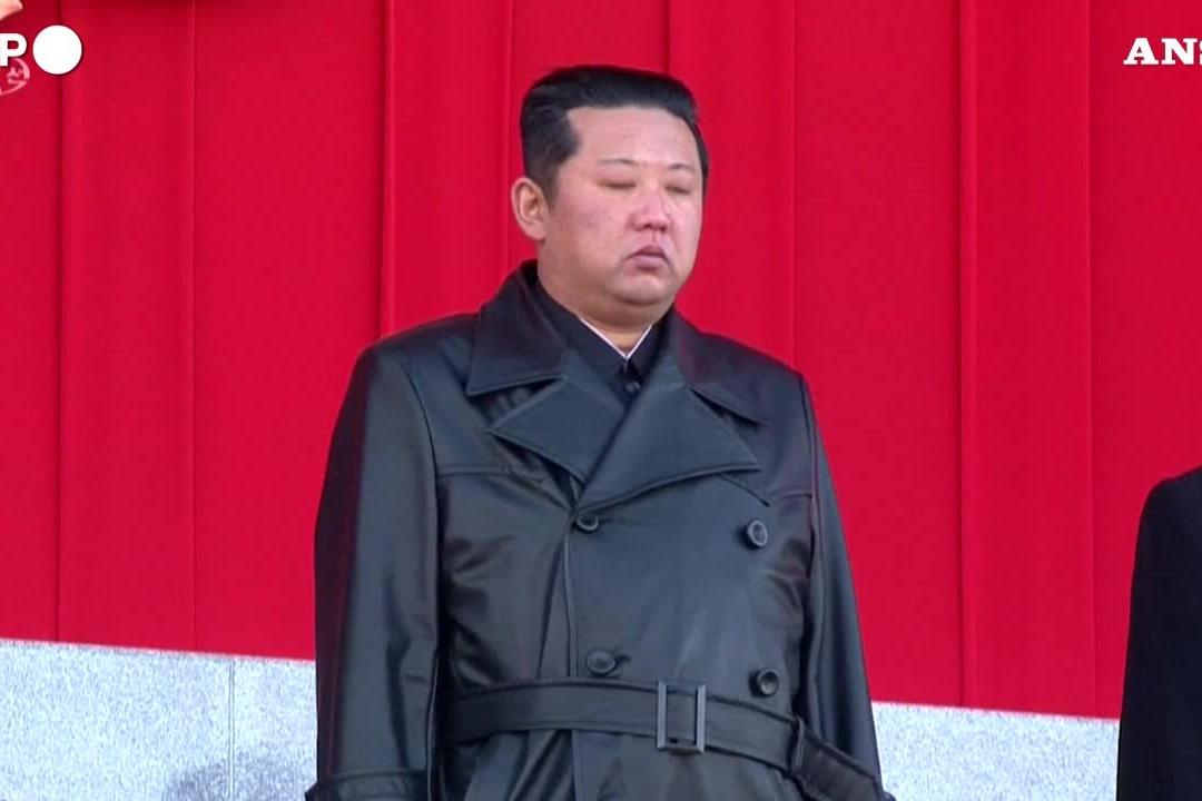 Corea del Nord: Kim mostra i muscoli, lanciato un nuovo missile ipersonico