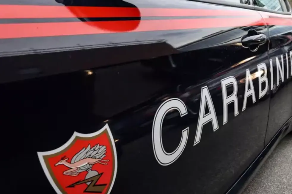 Uccide i due fratelli e poi si toglie la vita: tragedia al ristorante
