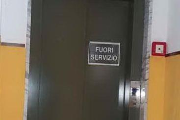 Porto Torres: ascensore del Comune &quot;fuori servizio&quot; da 4 mesi