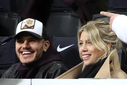 Inter Milan's Mauro Icardi and his wife Wanda Nara attend during the Italian serie A soccer match between Fc Inter and Sampdoria at Giuseppe Meazza stadium in Milan, 17 February 2019. ANSA / MATTEO BAZZI