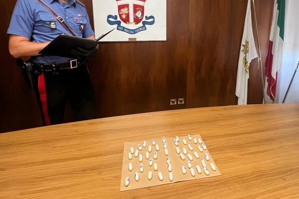 Gli ovuli di cocaina (foto carabinieri)