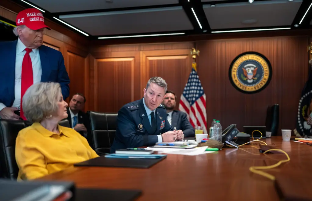 Trump segue i raid in Iran nella situation room