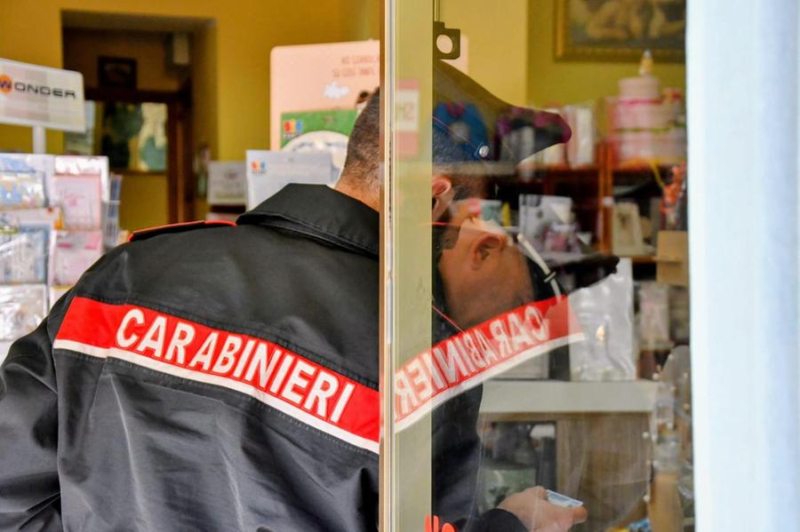 Villamar, sorpreso a rubare nella scuola del paese: arrestato un 36enne