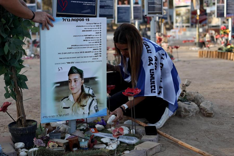 Due anni fa l’attacco di Hamas: Israele commemora le 1.250 vittime del 7 ottobre