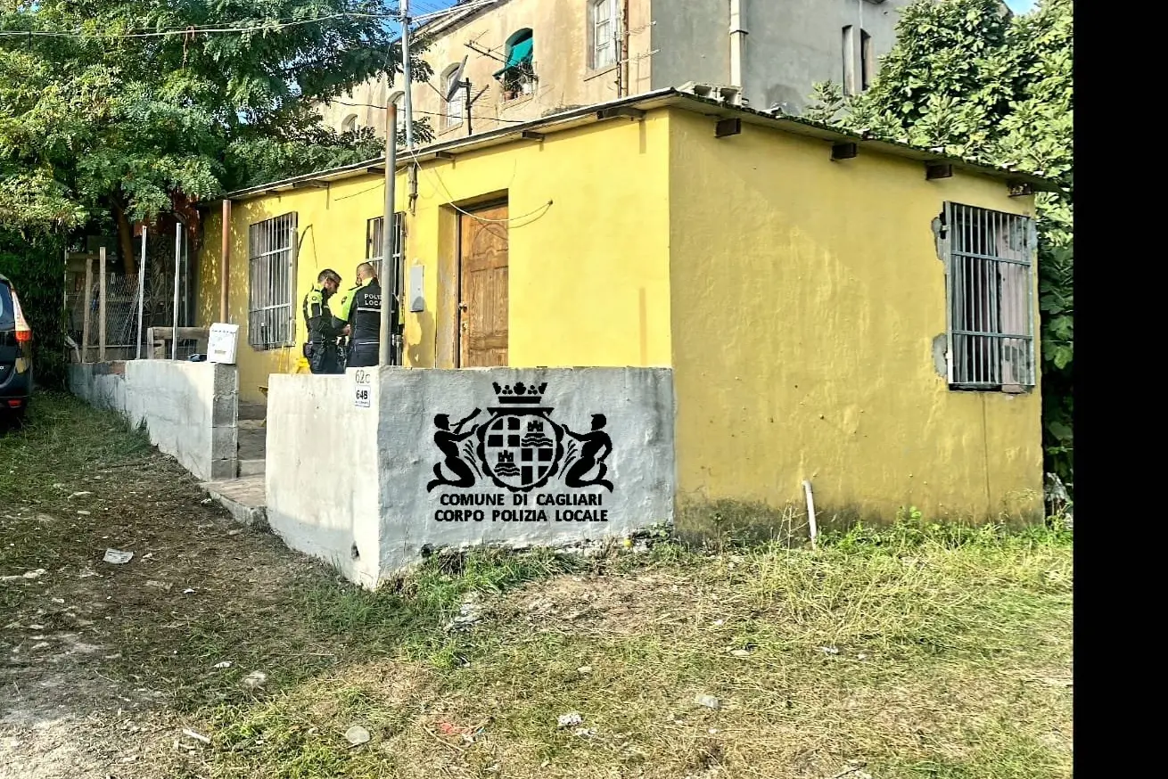 Un immobile occupato (foto Polizia locale)