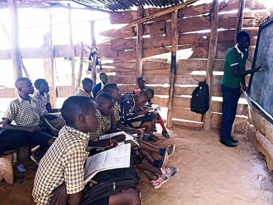 Uganda, lezione in una scuola (foto concessa)