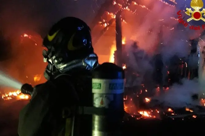 (foto vigili del fuoco)