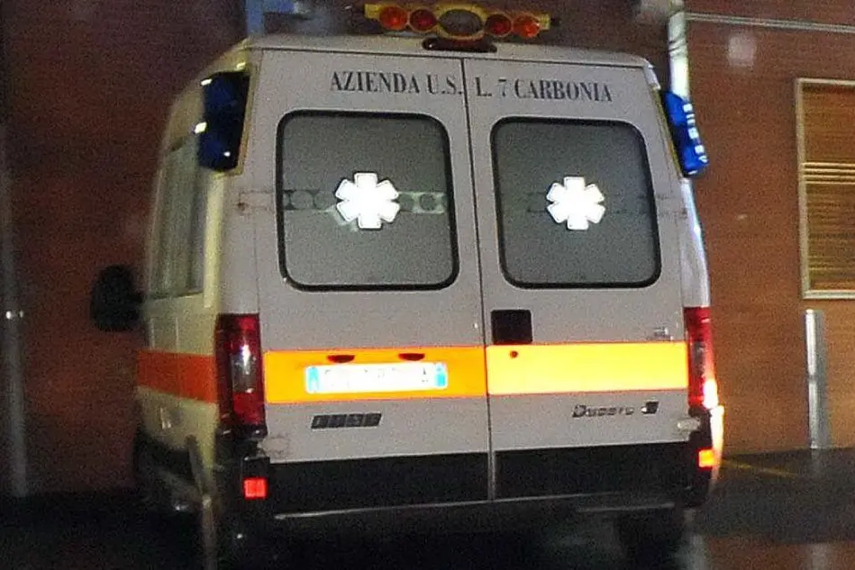 Un'ambulanza del 118
