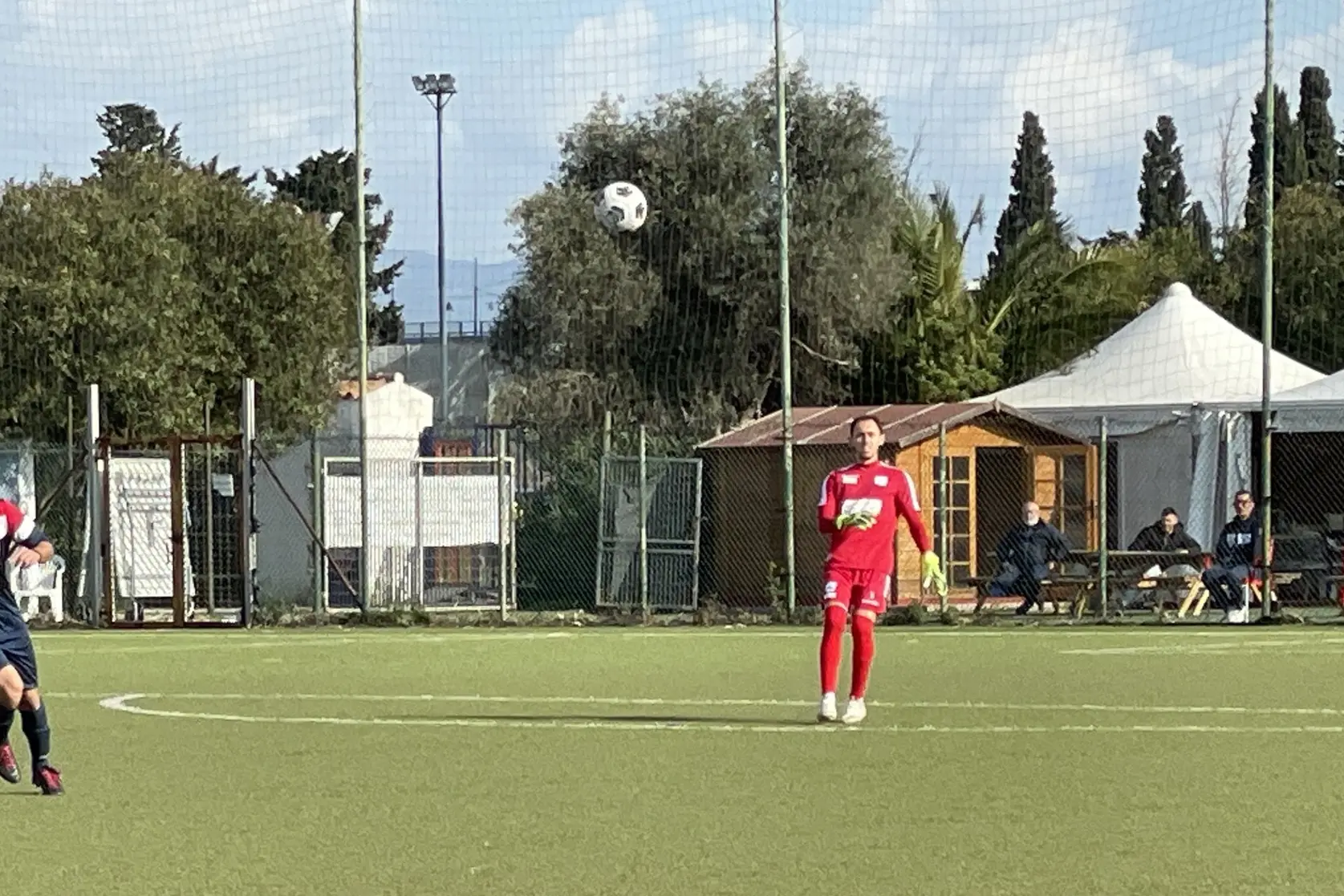 Il portiere Cosimo La Gorga durante la sua esperienza al Budoni (foto Spignesi)