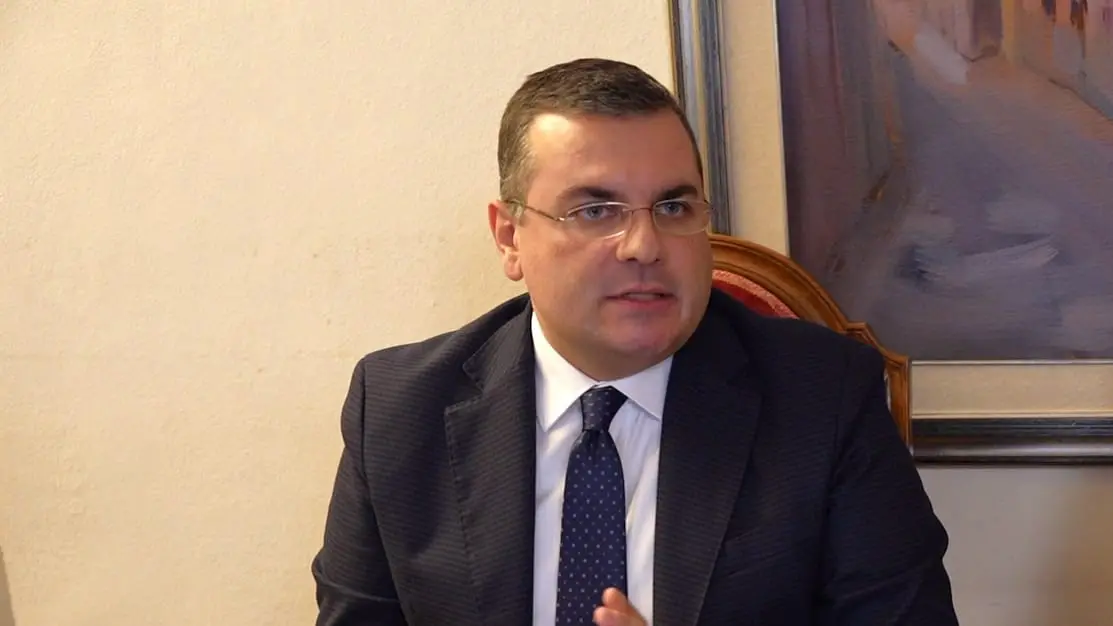 https://immagini.unionesarda.it/version/c:Y2Q3NGVkNzEtOWQ2NC00:ZWZlNDRkNjgtMjdlZi00/image.webp?f=16:9