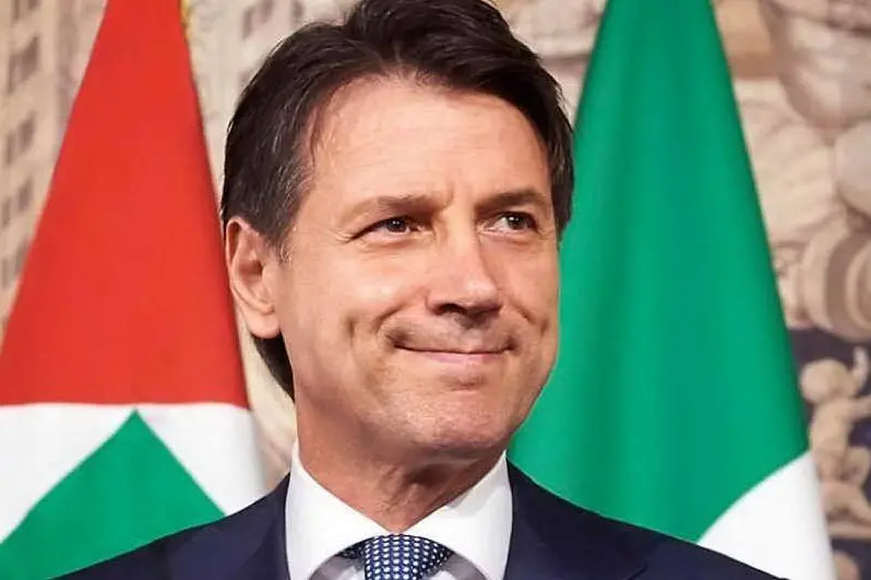 Il premier Conte (foto da profilo ufficiale Facebook)