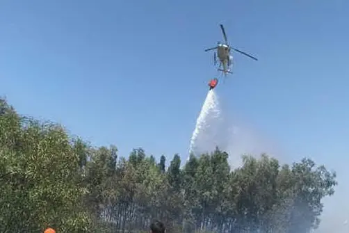 Un elicottero antincendio