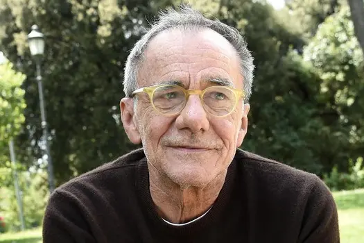 Roberto Vecchioni (Ansa)