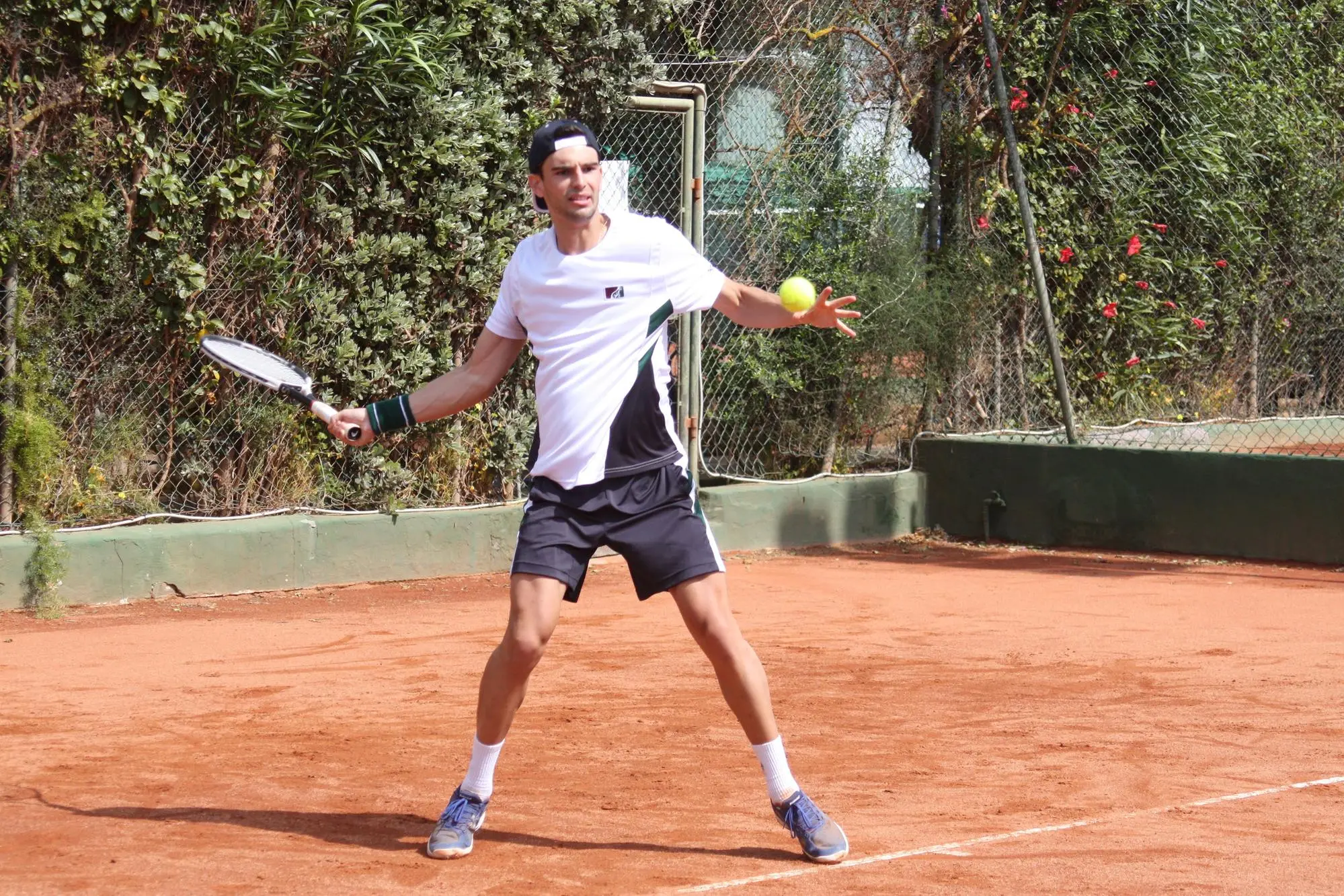 Matteo Mura in campo a Santa Margherita di Pula (foto Antonio Burruni)