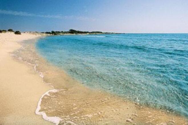 Cala Ginepro, sabbia bianca e acque trasparenti
