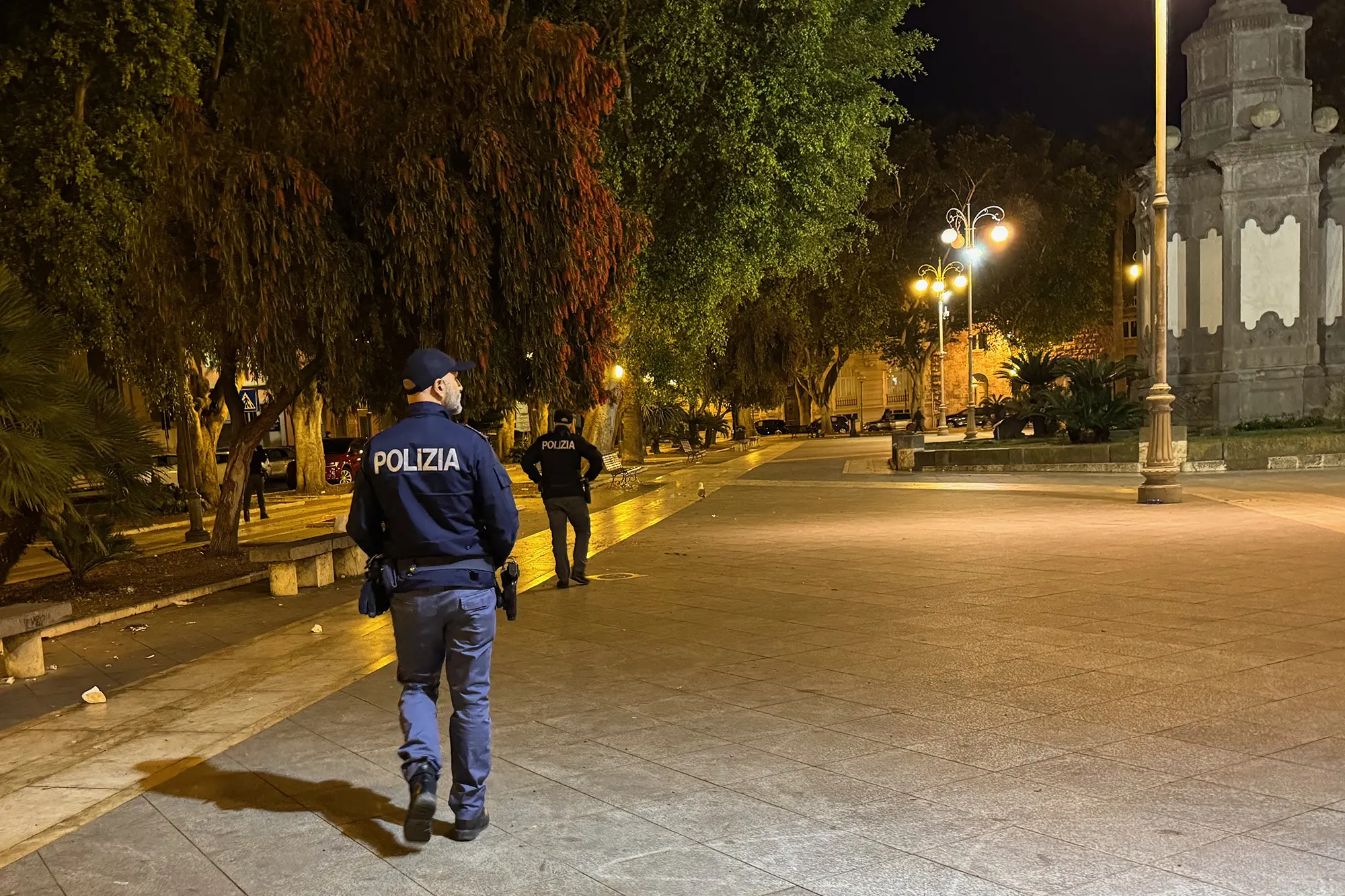 Polizia in piazza del Carmine