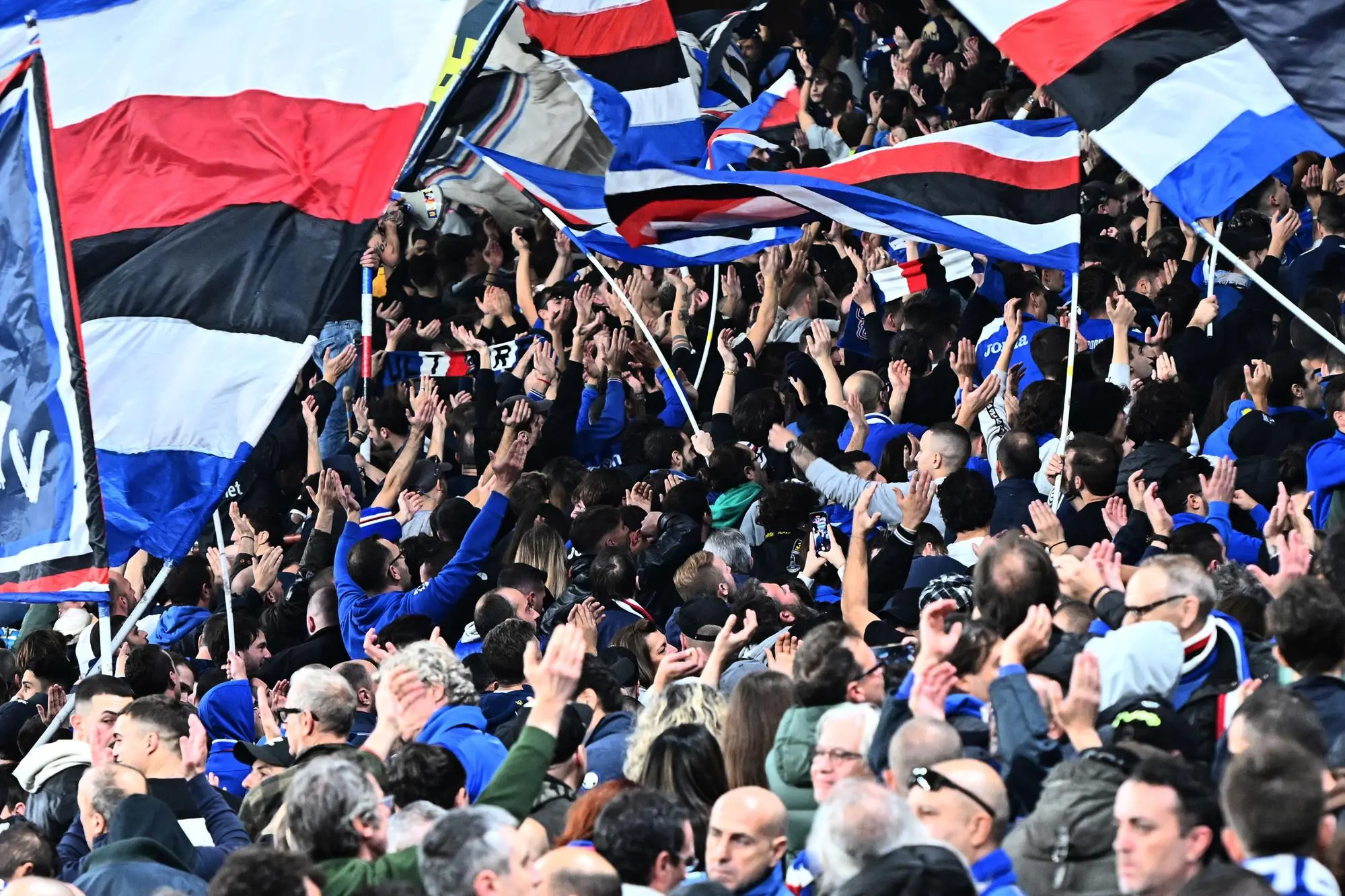 I tifosi della Sampdoria (Ansa)
