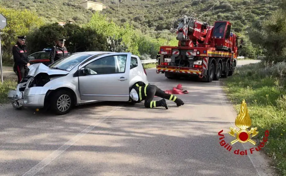 L'intervento (foto Vigili del fuoco)